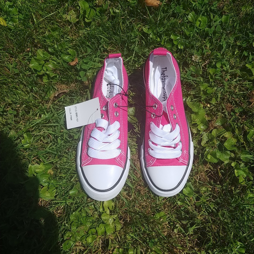 Lace up hot pink skater shoes sneakers as 6